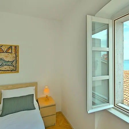 Charming Apartment In Porec Near Beach Lejlighed Poreč