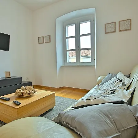 Charming Apartment In Porec Near Beach Poreč