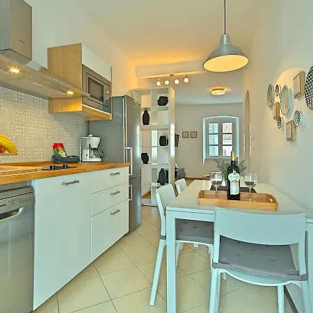 Charming Apartment In Porec Near Beach Poreč